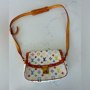 Louis Vuitton Sologne in White Adustable strap cross body bag . Gold hardware